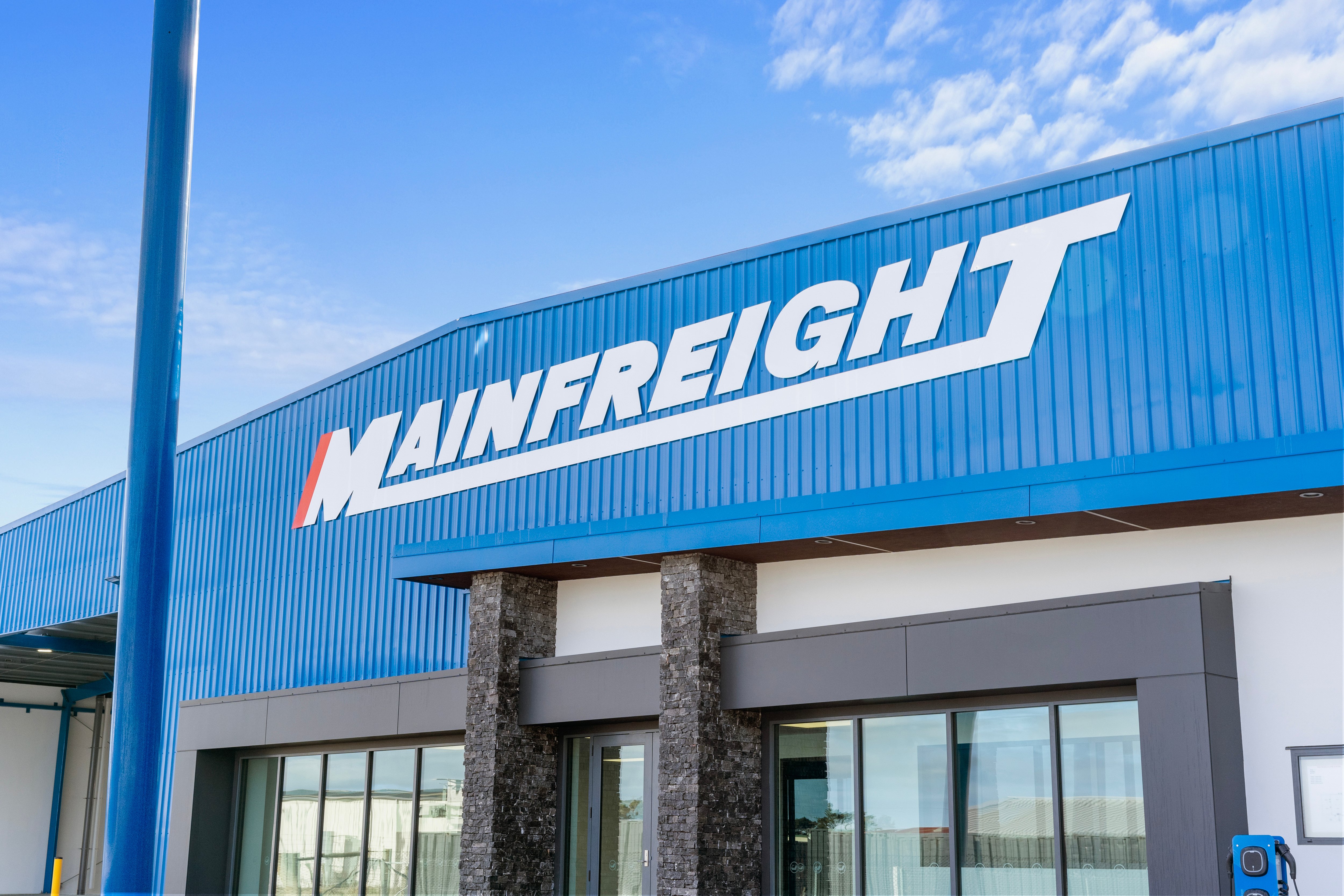 Manfright R680 Mainfreight – Whanganui Branch | Attika Case Study