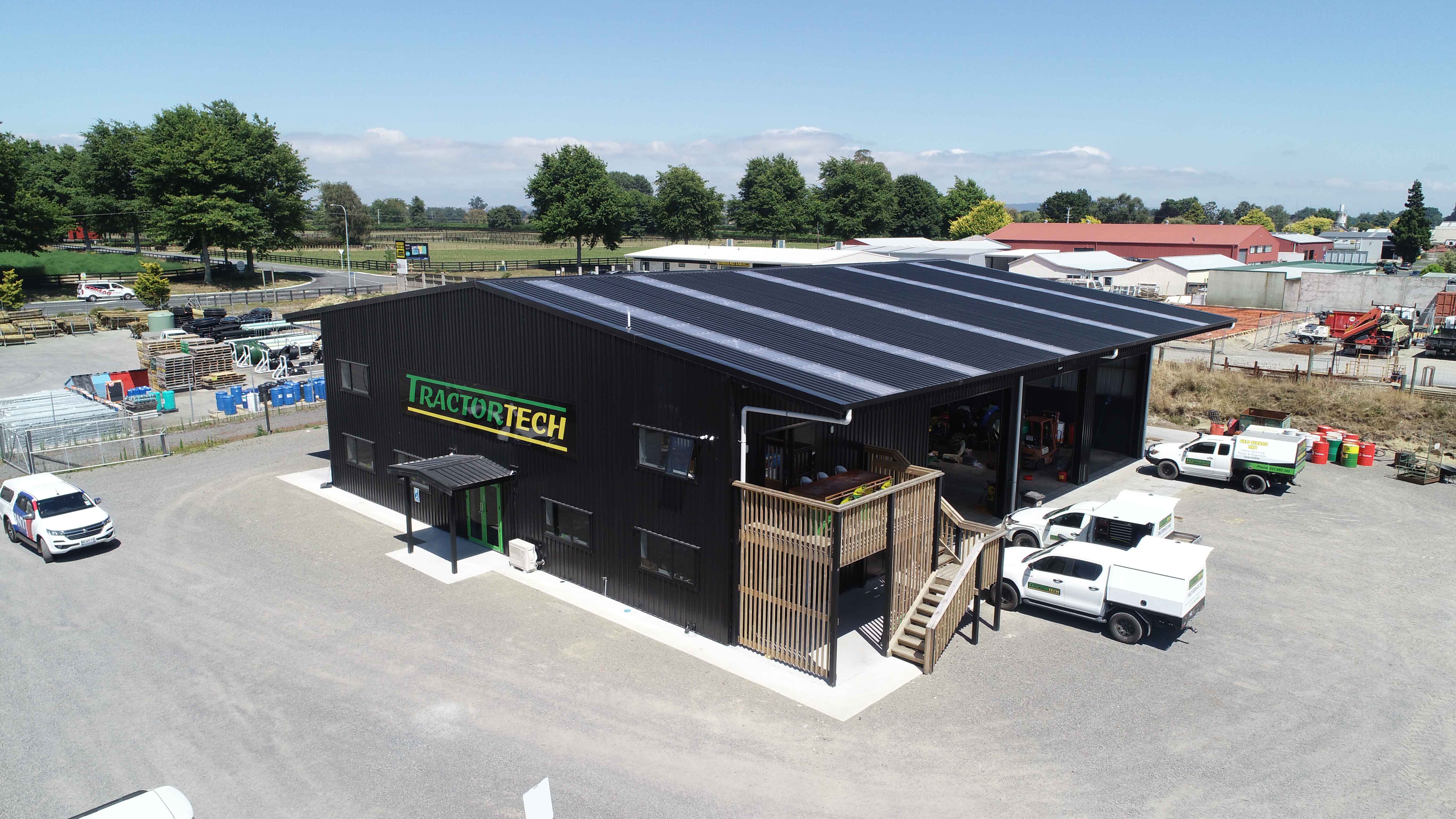 Commercial workshop building